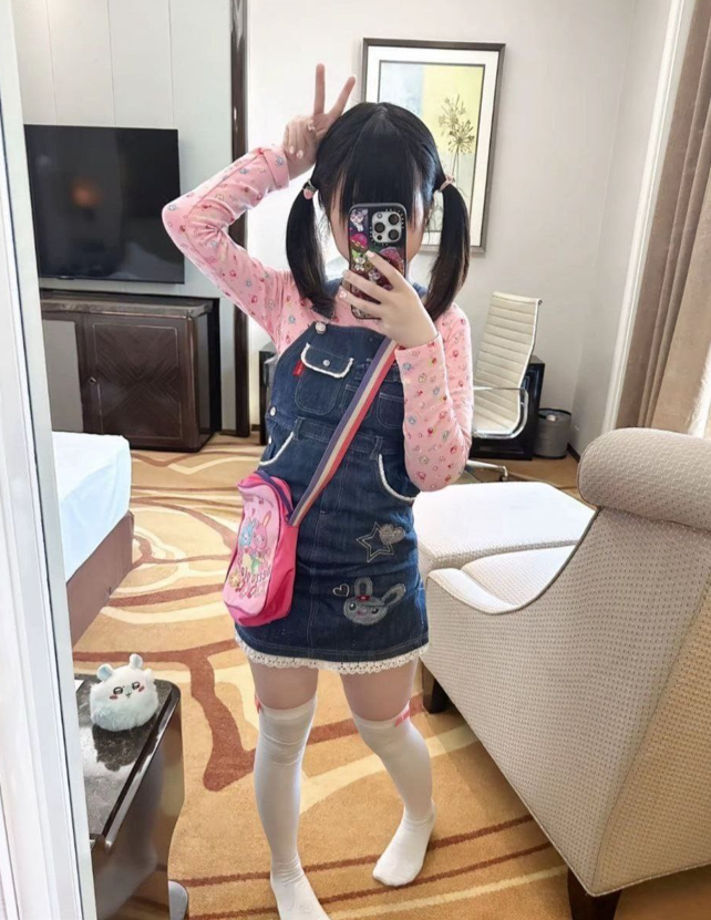 小小呆 推特极品少萝188门槛 口交做爱合集 【2P 11V 179MB】